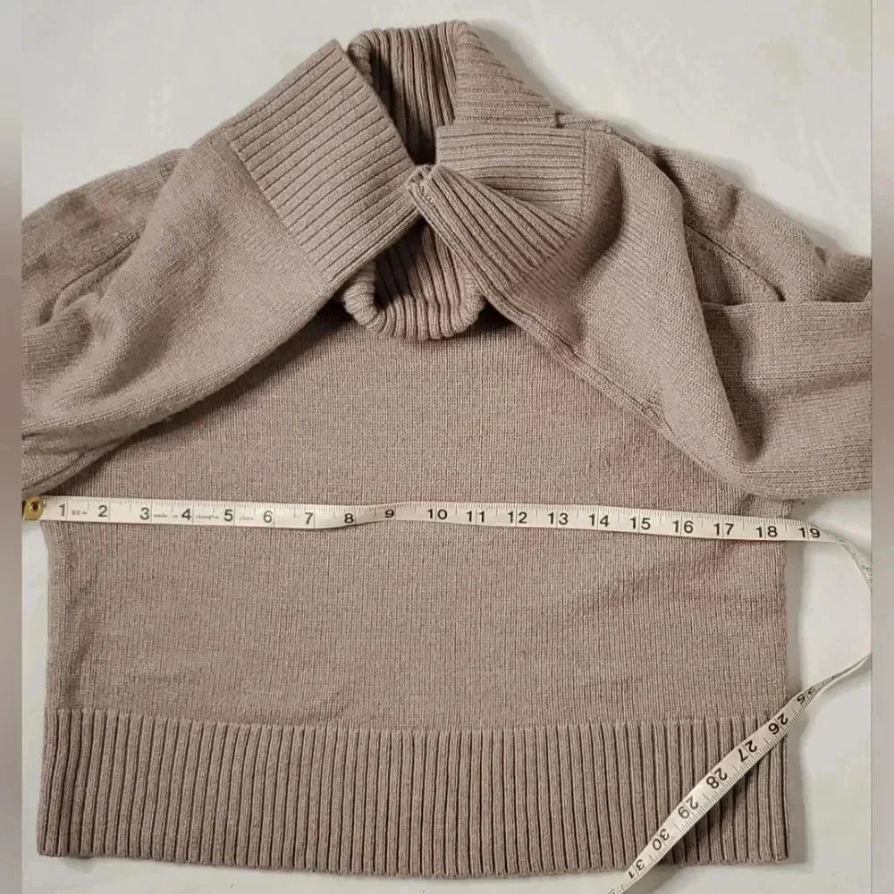 Babaton Aritzia Titus Cropped 100 Merino Wool Turtleneck Sweater Sz XS/S… - Picture 7 of 10